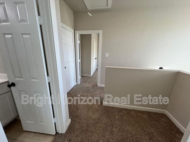 Building Photo - 3409 Valley Vista Dr