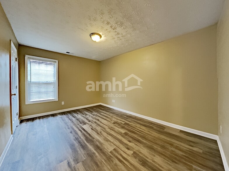 Building Photo - 3174 Baymount Way