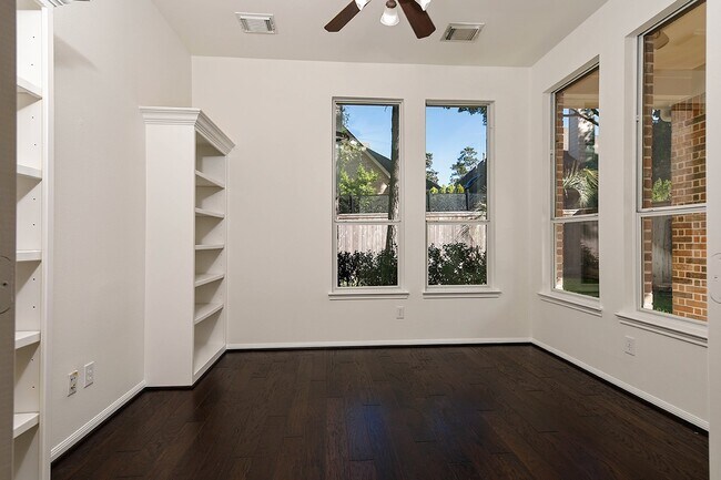 Building Photo - 54 Galway Pl