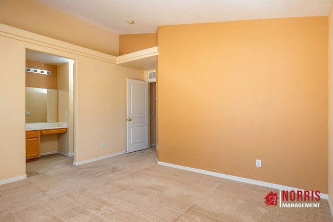 Building Photo - Great Home in Mission Valley