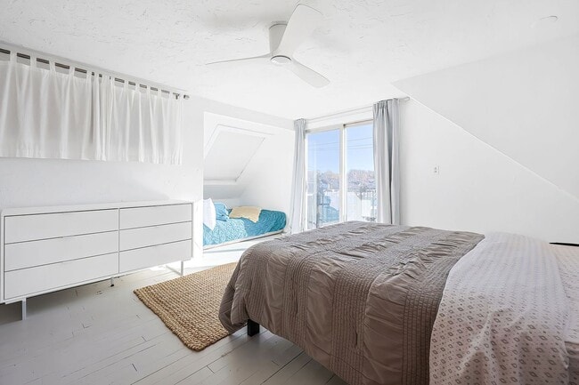 Building Photo - WINTER RENTAL: Painters Perch on Rocky Neck