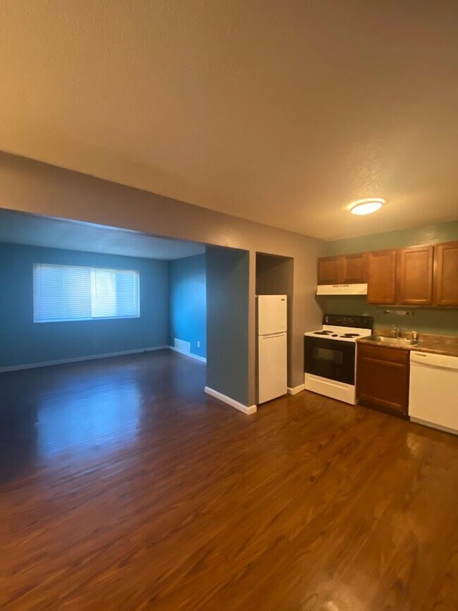 Building Photo - One Bedroom One Bath in Clifton Heights