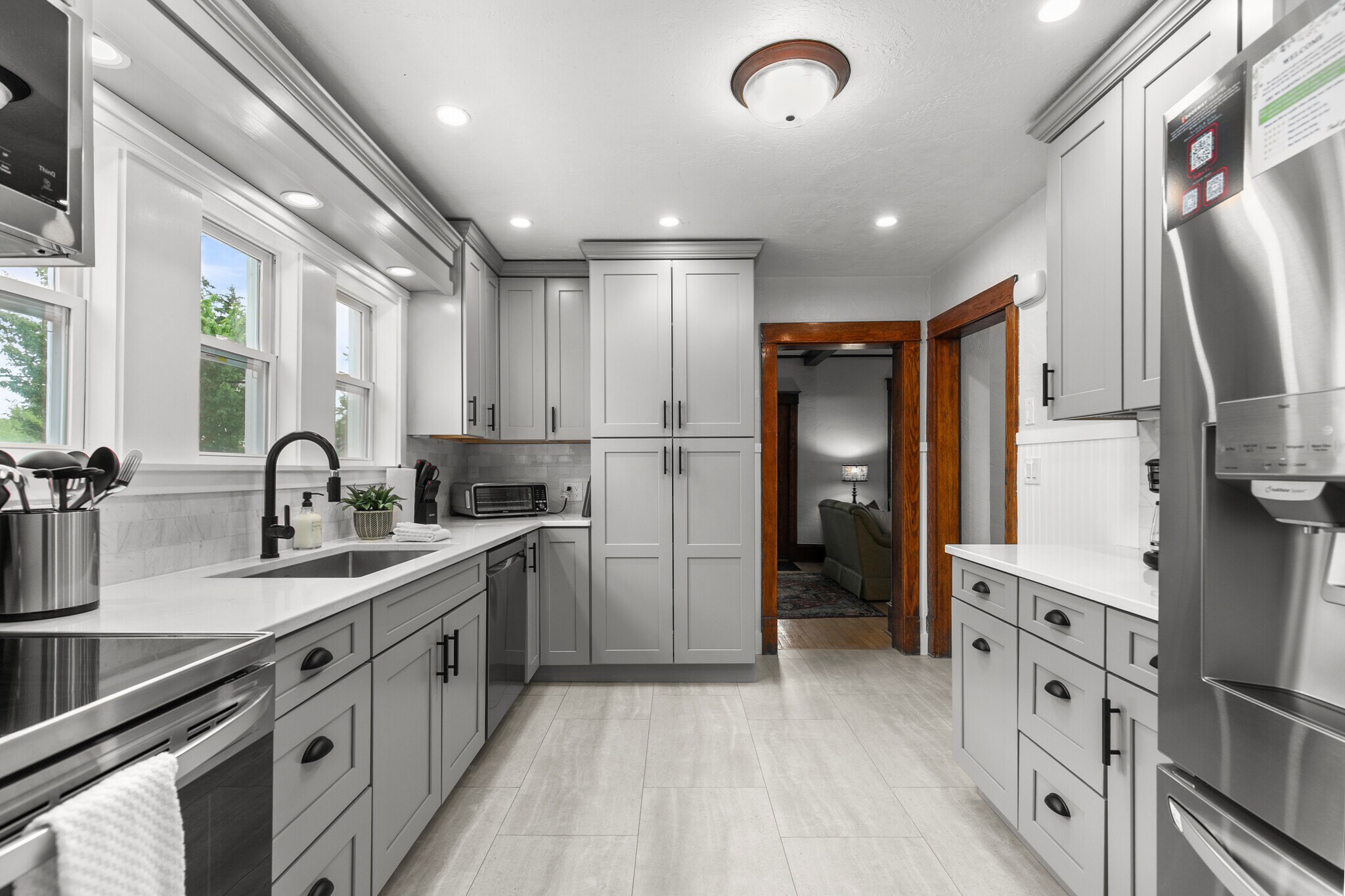 Building Photo - 431 E Summer St