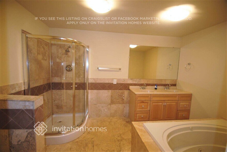 Building Photo - 914 Bouldercrest Dr SE