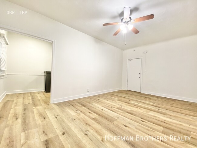 Building Photo - 456 S Catalina St
