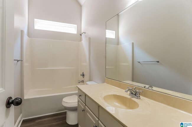 Building Photo - 108 Lorrin Ln