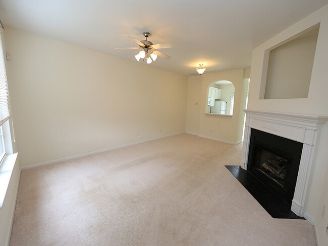 Building Photo - Convenient Morrisville Location