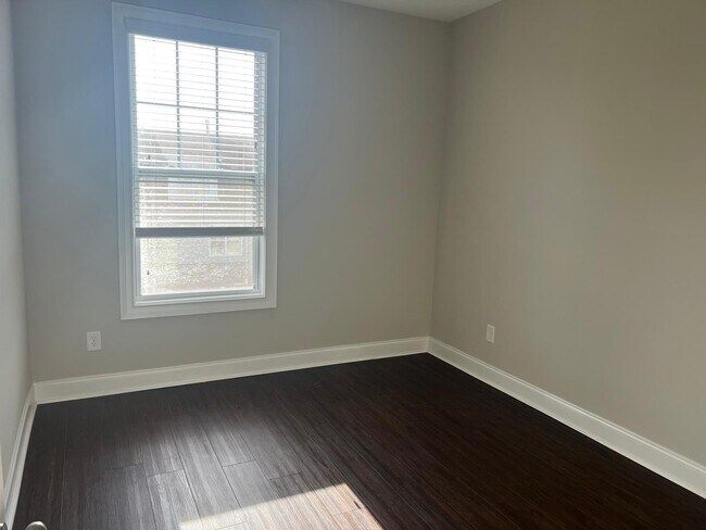 Building Photo - 523 Balsam Fir Dr