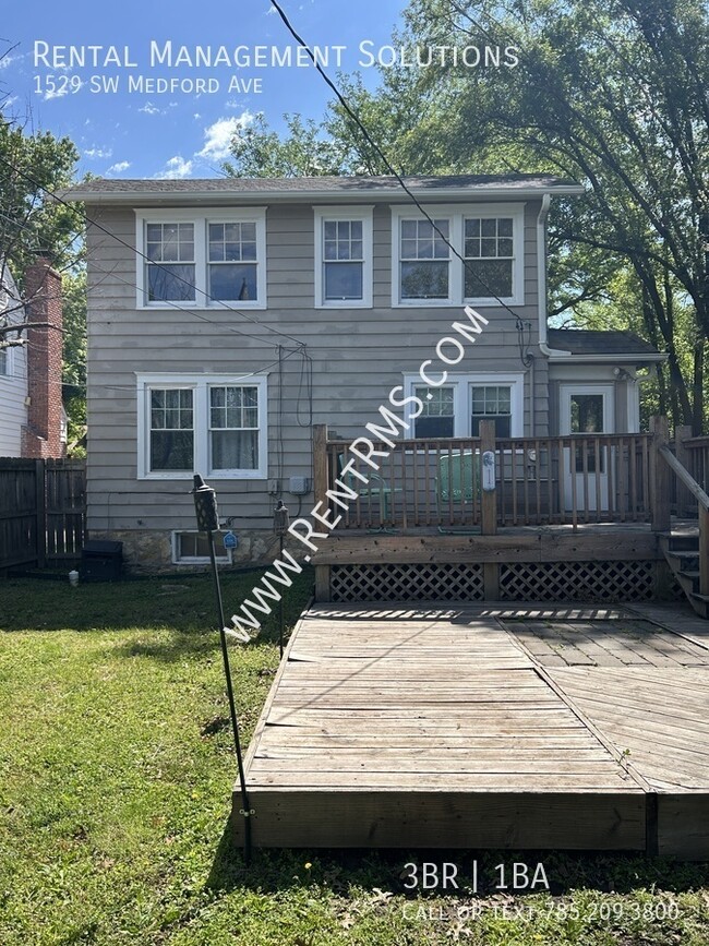 Building Photo - 1529 SW Medford Ave