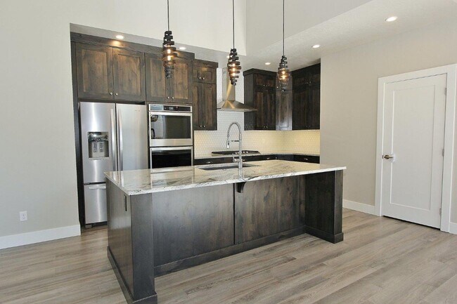 Building Photo - Alluring Beach-Style Home Nestled in SE Boise