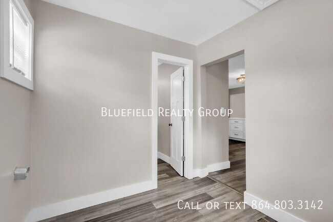 Building Photo - 212 E Bearden St
