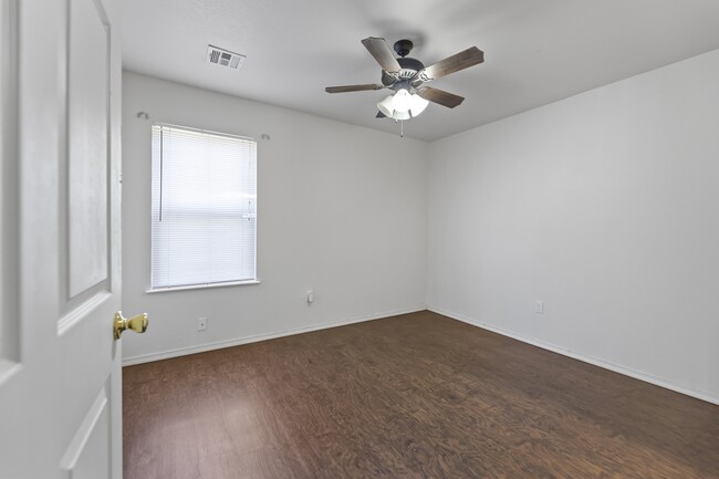 Building Photo - 3723 W 53rd Pl