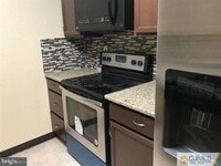 Building Photo - 8402 Tamarron Dr