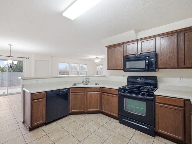 Building Photo - 6790 S Parliament Dr