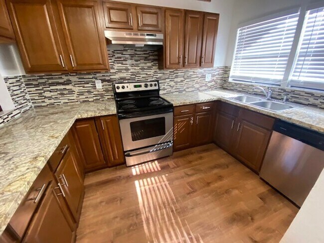 Building Photo - Timbercreek Townhomes