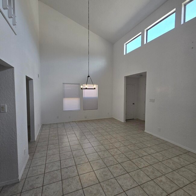 Building Photo - 5429 Overlook Dr NE