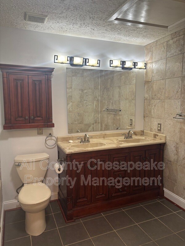 Building Photo - 213 High Meadow Terrace