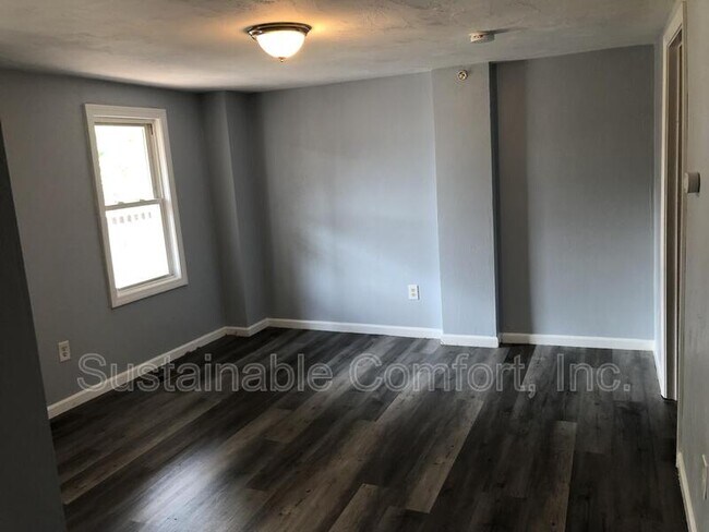 Building Photo - 6 Milton St