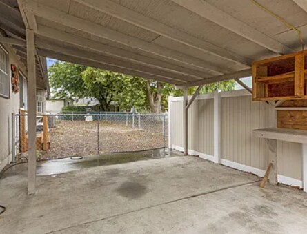 Building Photo - 132 Lloyellen Dr
