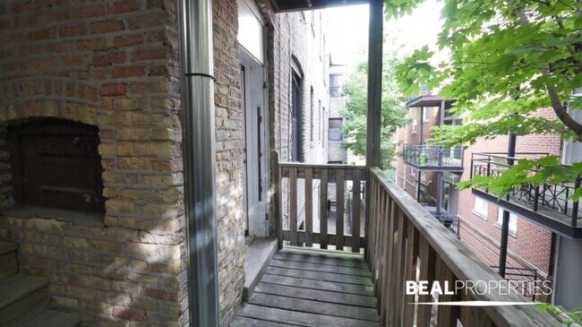 Building Photo - 0 bedroom in CHICAGO IL 60657