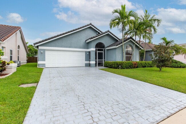 Building Photo - 12622 White Coral Dr