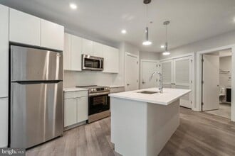 Building Photo - 3449 Scotts Ln