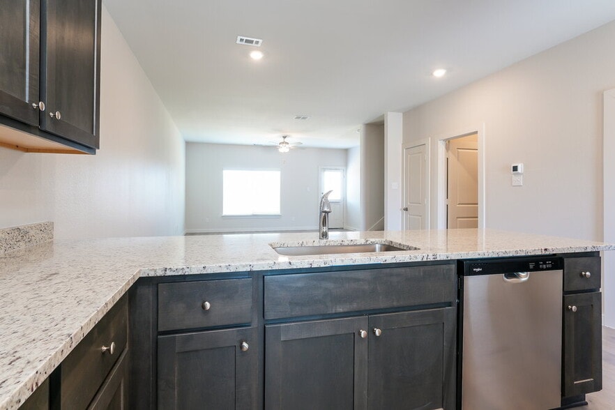 Building Photo - 1545 Harvester Dr