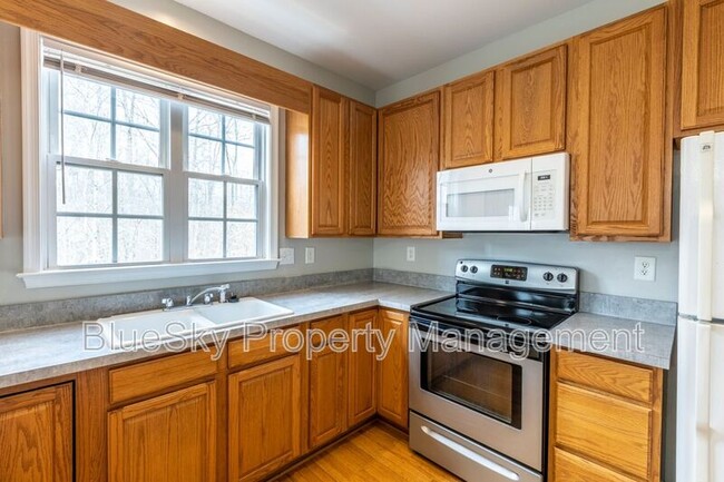 Building Photo - 2304 Ravenswood Ct