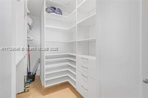Building Photo - 540 Brickell Key Dr