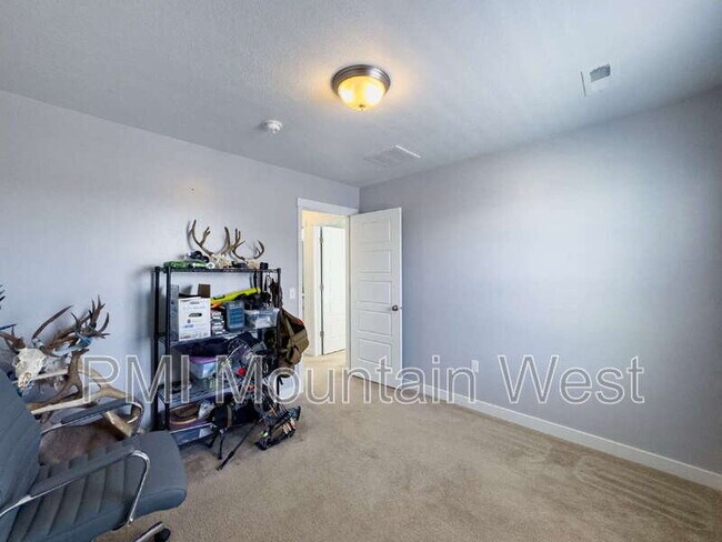Building Photo - 3565 Water Lilly Ln