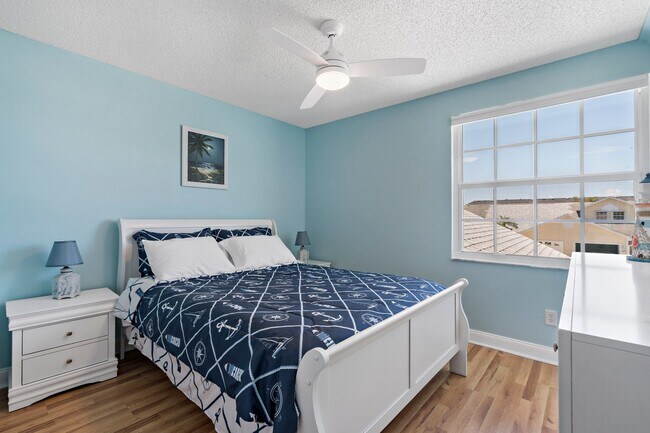 Building Photo - 470 9th Pl