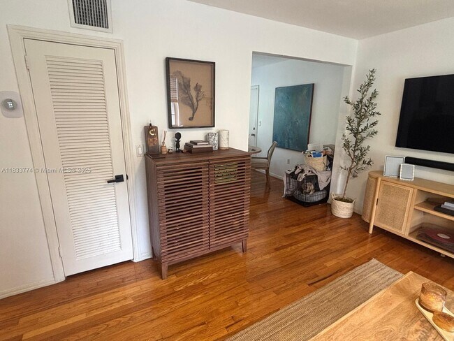 Building Photo - 7820 SW 55th Ave
