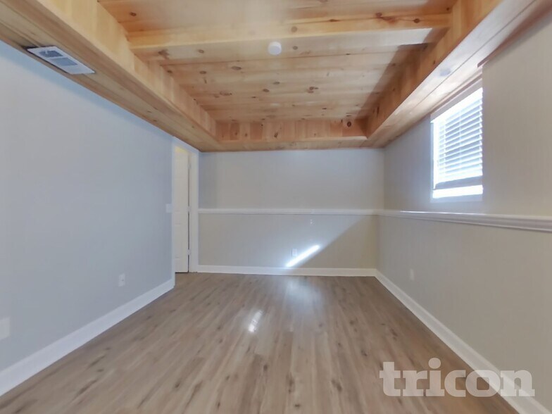 Building Photo - 125 Palm Lake Dr