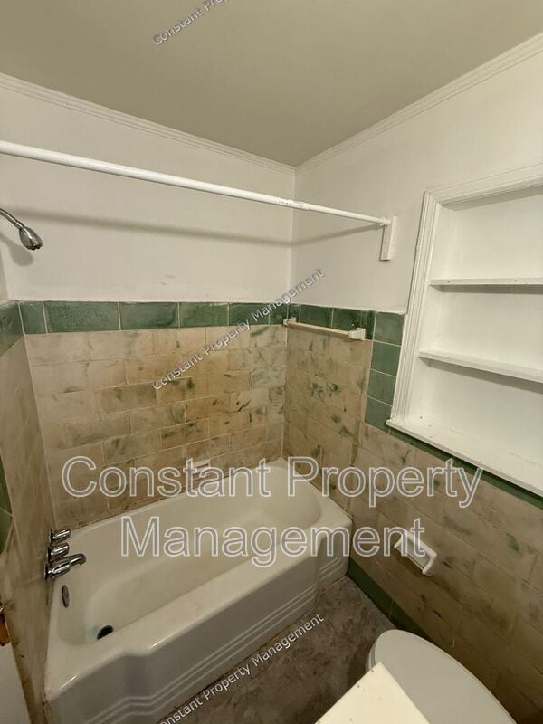 Building Photo - 3069 Somerset Dr