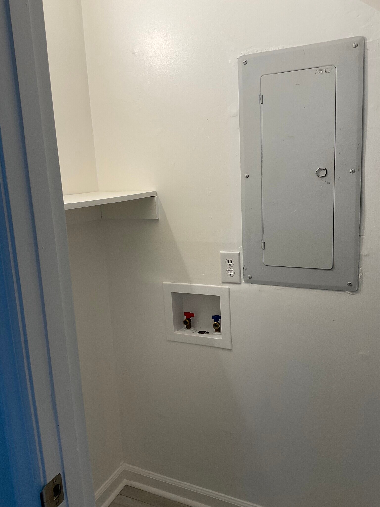 Building Photo - 612 Garland Dr