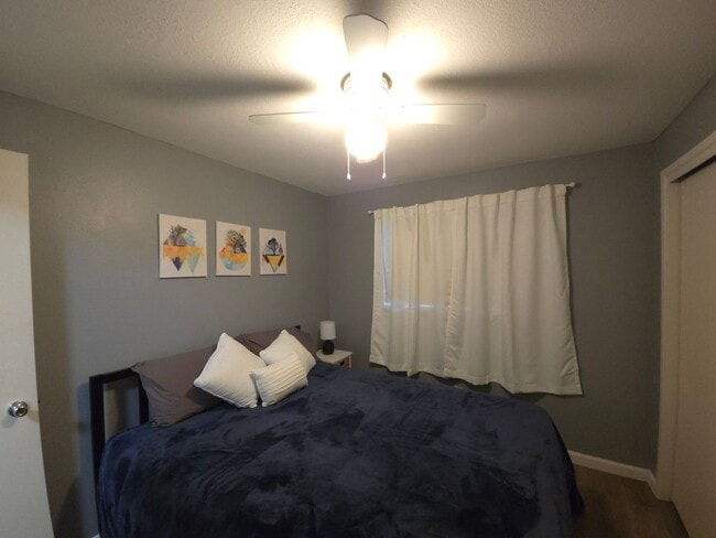 Building Photo - Fully Furnished Home