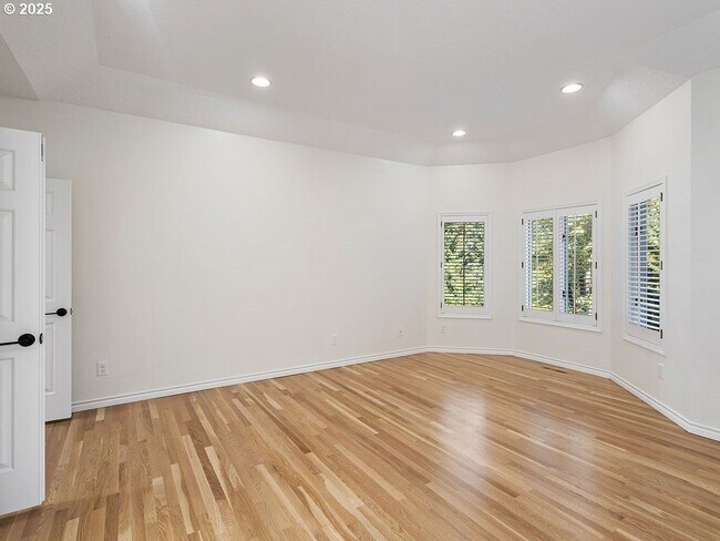 Building Photo - 1140 SW Fairfax Pl