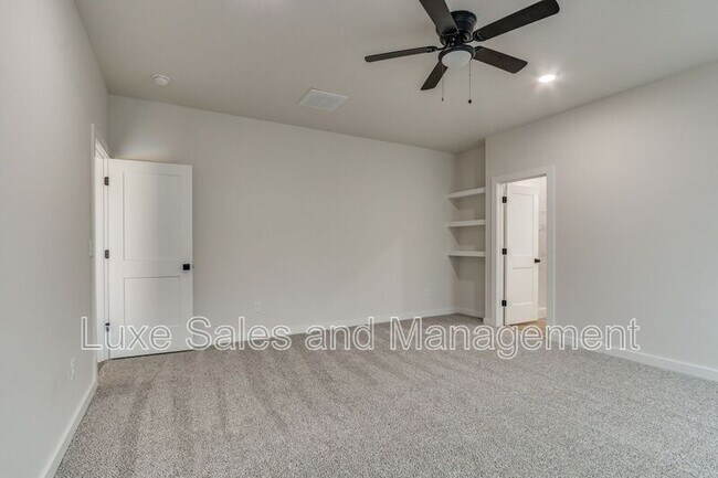 Building Photo - 8301 NW 163rd Ter