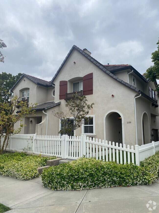 Building Photo - OTAY RANCH  3BR/2BA SINGLE FAMILY ATTACHED...