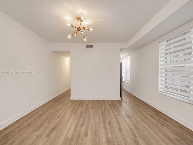 Building Photo - 1528 Drexel Ave