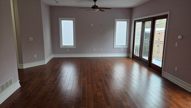 Building Photo - 934 W Huron St