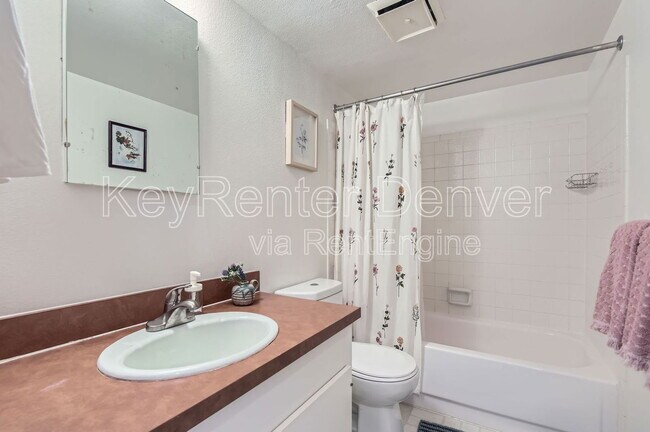 Building Photo - 2880 S Locust St