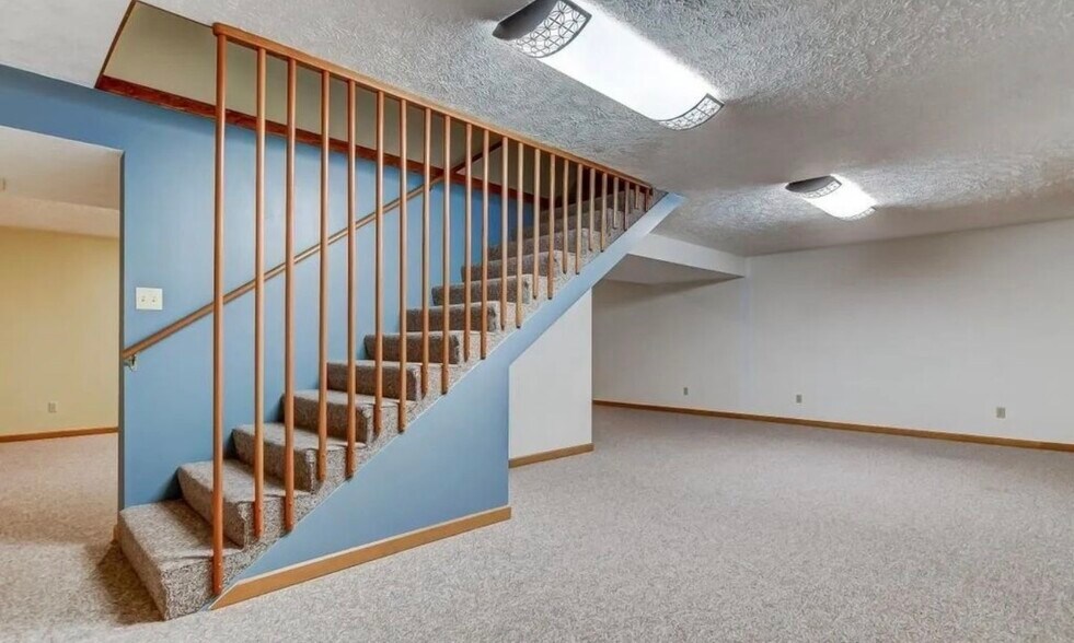 Building Photo - 3120 Kensington Dr