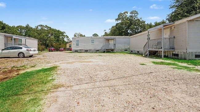 Building Photo - 25024 Twin Oaks Dr