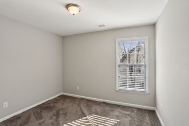 Building Photo - 2058 Drogheda Ln