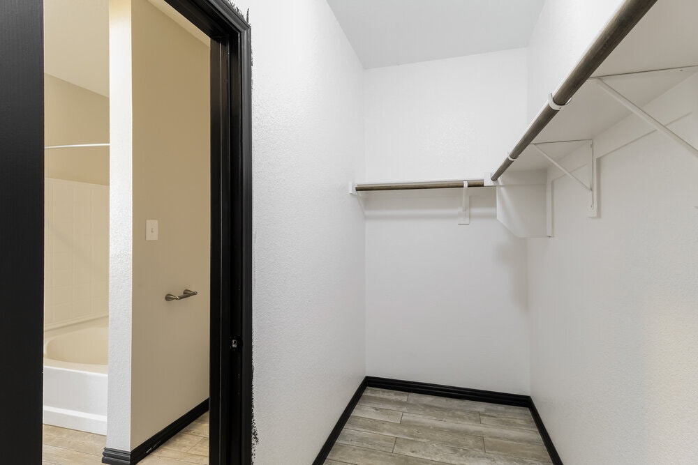 Building Photo - 9136 Benevolent Ct