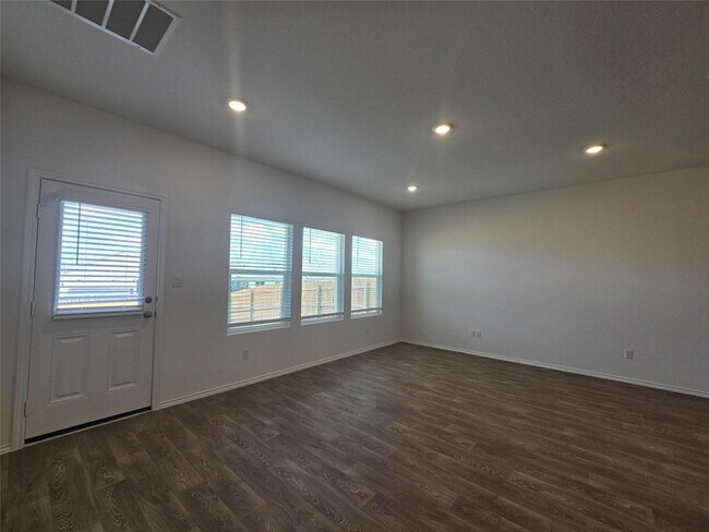 Building Photo - 352 San Juan Trl