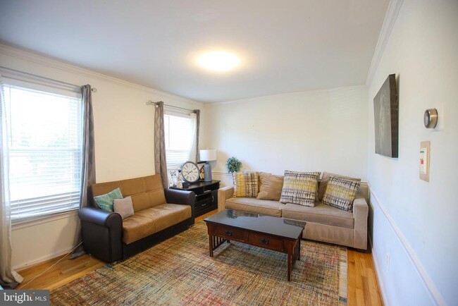 Building Photo - 746 S Granada St