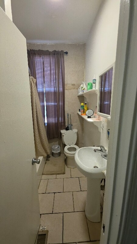 Building Photo - 116 Hardy Ave