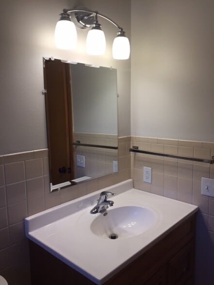 Bathroom - 1504 N 19th st